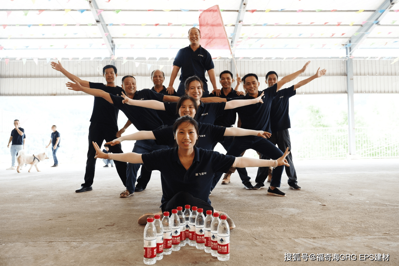 击剑热身赛上演强强对话，皖江犀牛队读秒扳平东城飞鹰队，团队配合流畅；精神属性拉满(华山论剑官方职业联赛)-万博网址