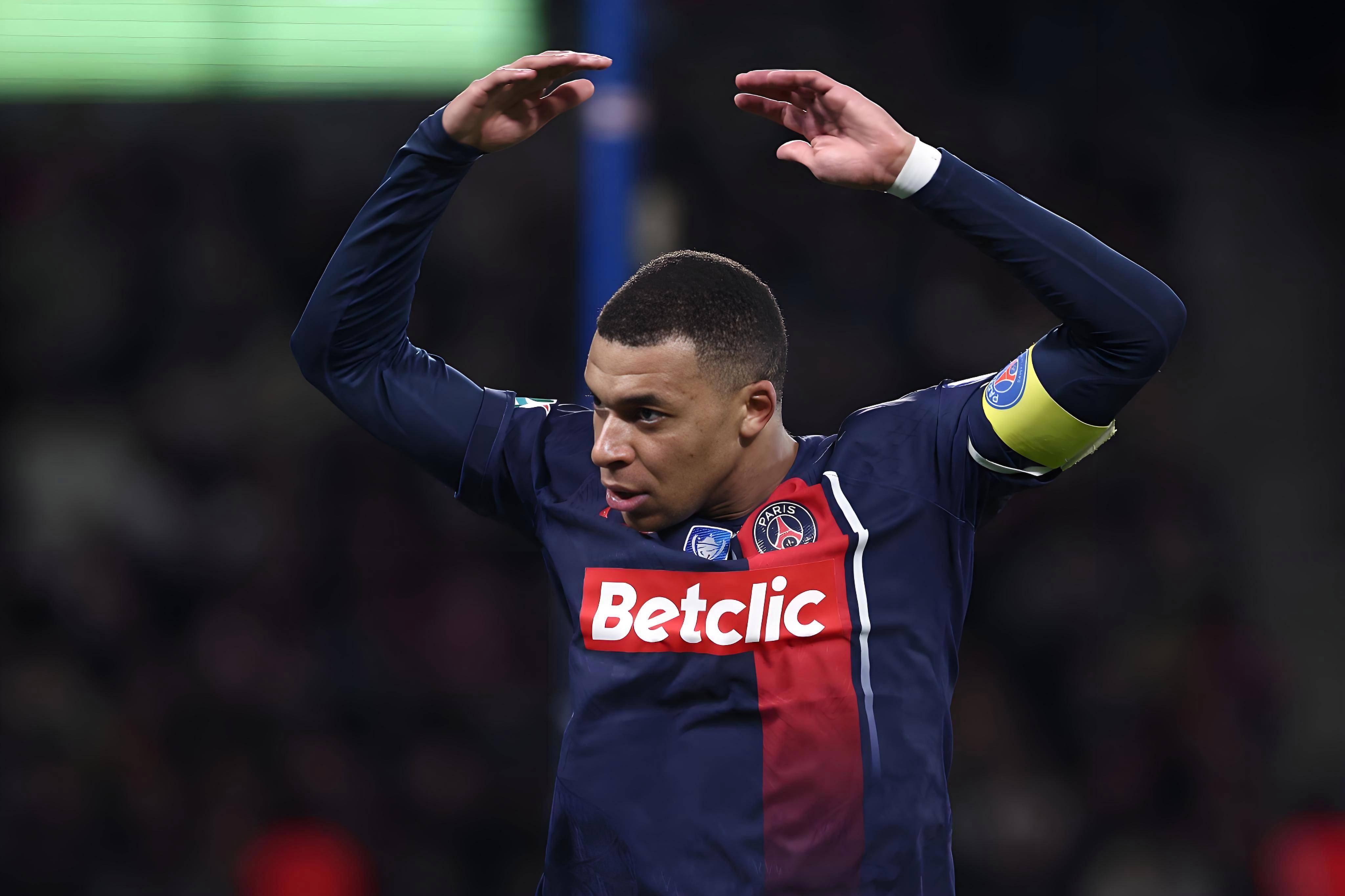  马赛训练课后队长鼓劲，志在欧冠名次提升，赛场秩序良好，细节决定成败