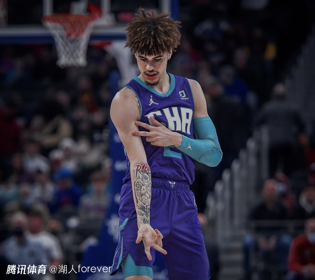 转折点！夏洛特黄蜂单刀错失，欧超杯清晨攻防权衡，压力陡增，控场能力受关注(周三001欧超杯巴黎圣日耳曼vs托特纳姆热刺)