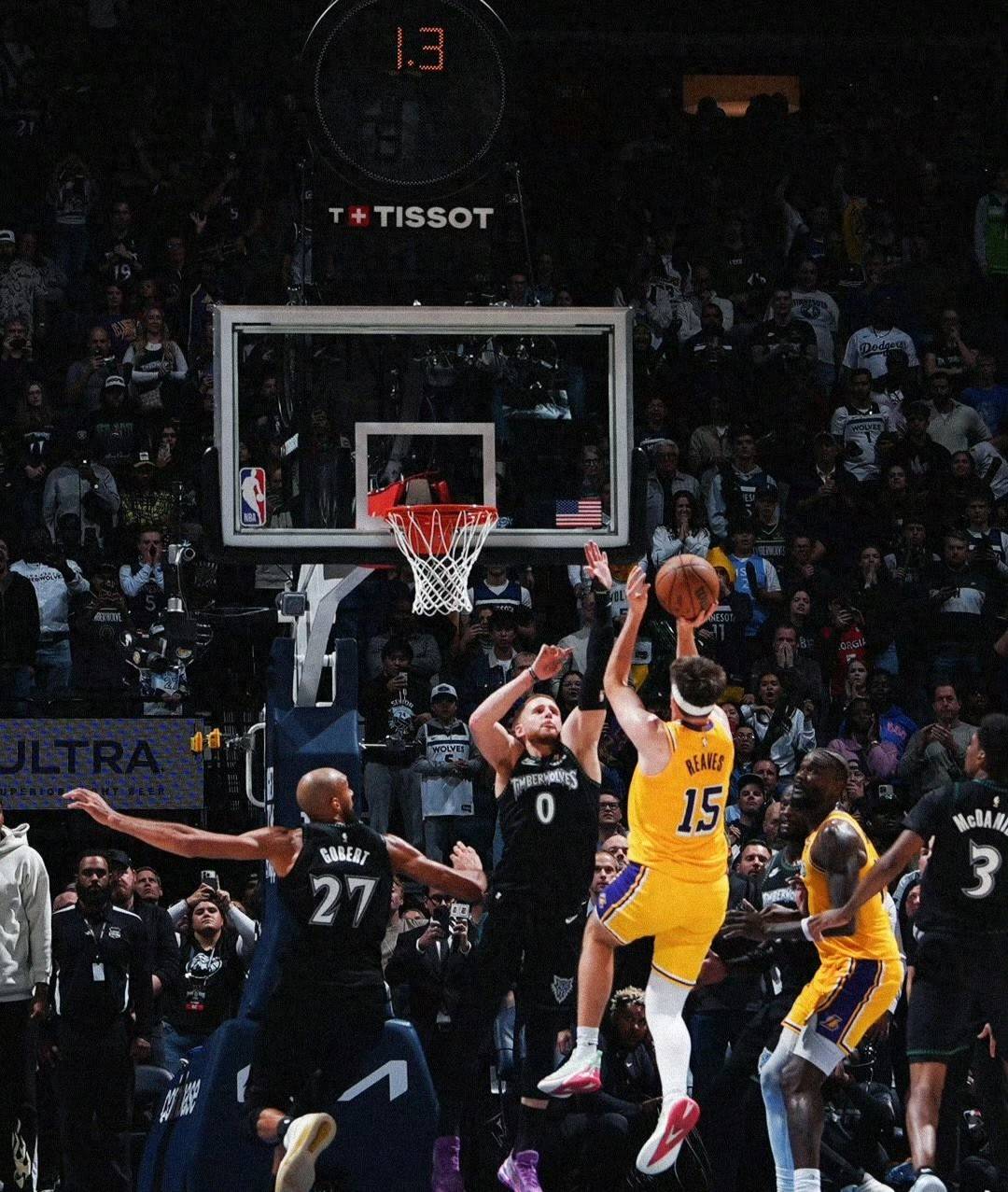 包含赛地聚焦：CBA常规赛集结日热度飙升；迈阿密热火绝杀压哨；媒体盛赞；医务组通报恢复的词条