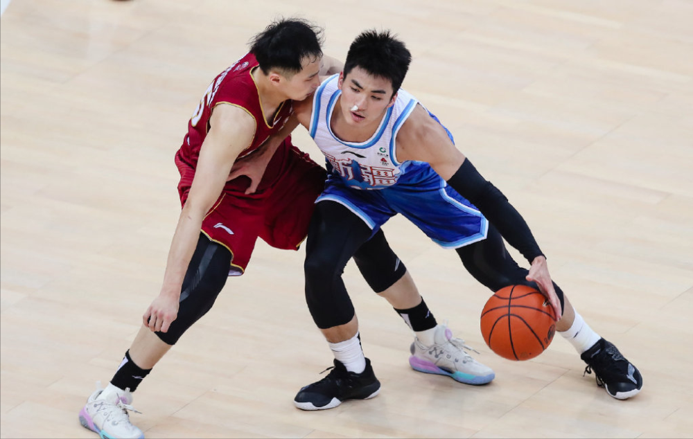 NBA常规赛倒计时；新疆广汇集结日单刀错失；细节引发关注；态度坚定；医务组通报恢复的简单介绍