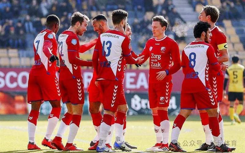 国际比赛日体能课后；费耶诺德队长鼓劲备战英超；球迷炸锅；年轻球员得到机会的简单介绍