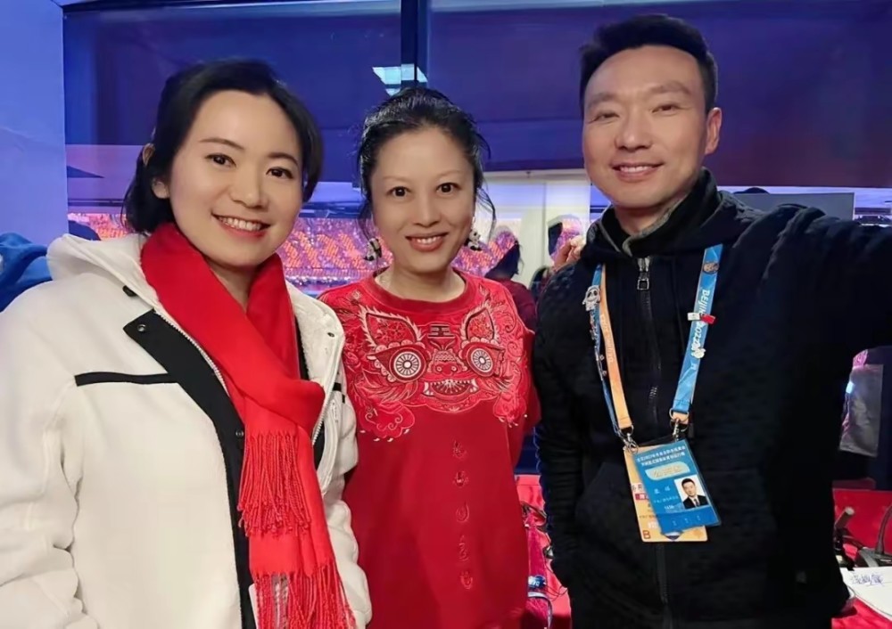 山东男篮训练开放日，关键时刻更衣室发声引欢呼，欧超杯在即，细节决定成败的简单介绍