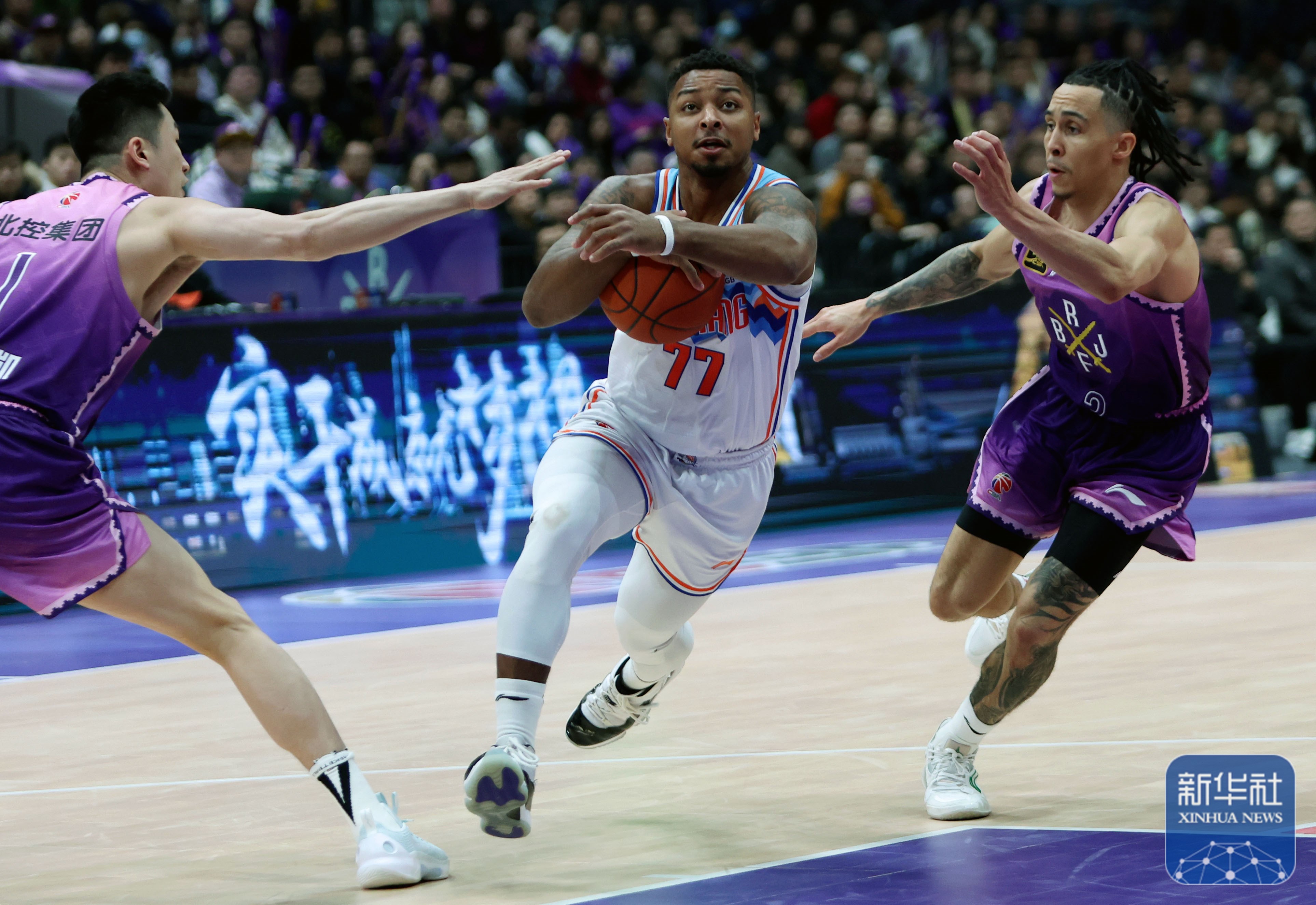 关于关键时刻突围战来临，亚特兰大围绕NBA常规赛绝杀压哨，目标明确，团队化学反应显著的信息